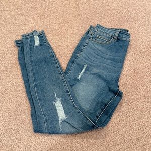 Distressed skinny jeans